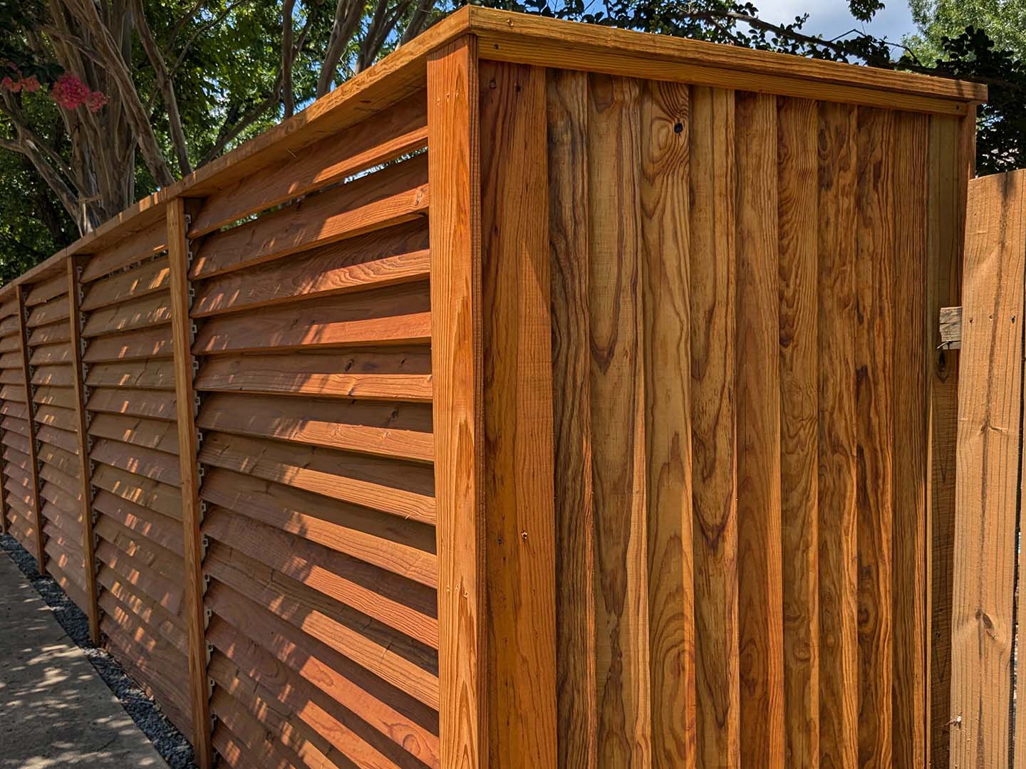 Louvered fence contractor