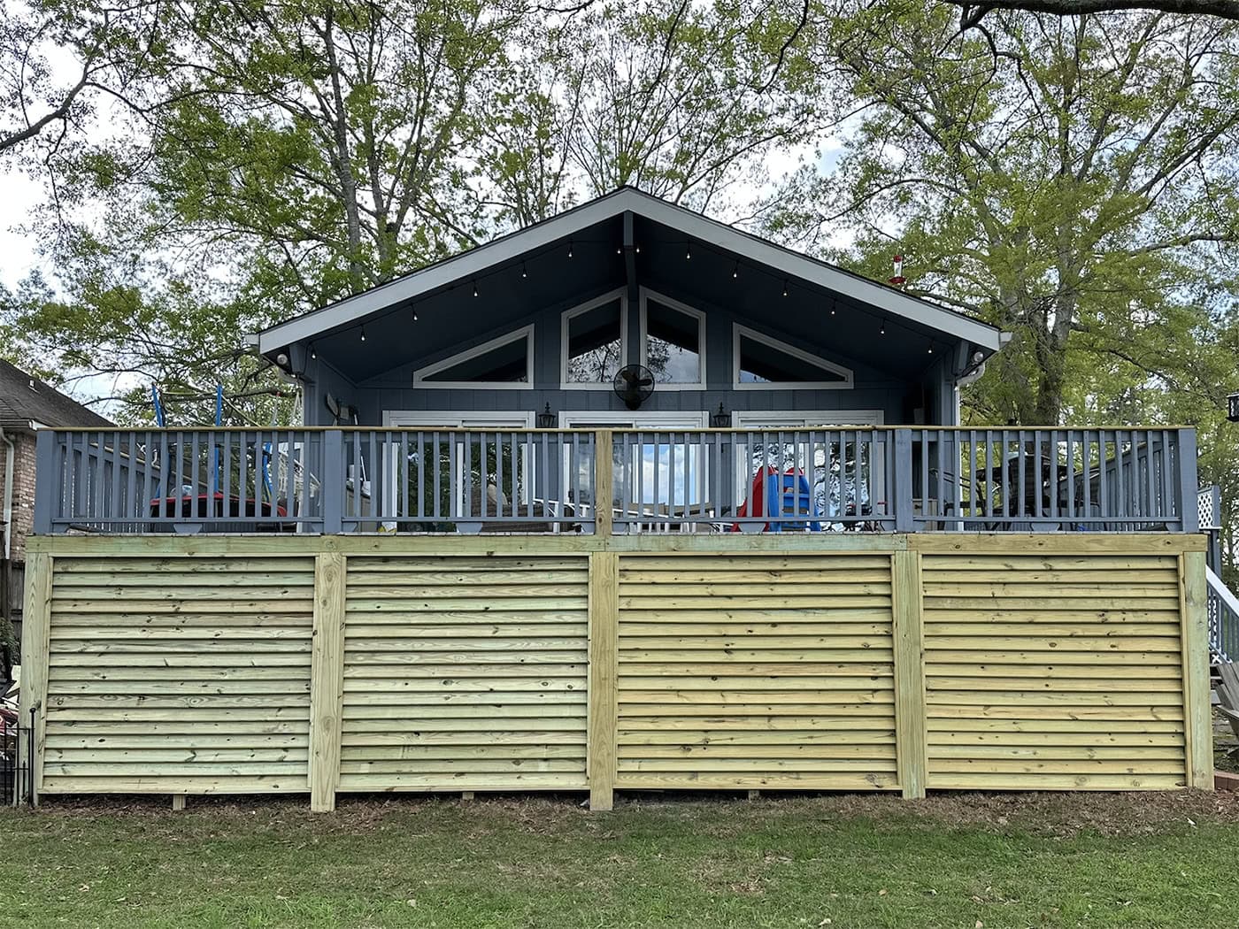 Louvered wood fence company
